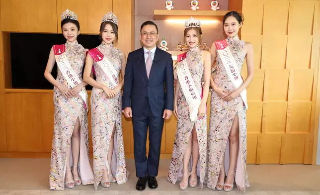 左起：季軍王敏慈、冠軍莊子璇、亞軍暨最上鏡小姐王怡然、友誼小姐姜依宁