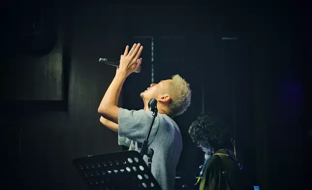 藍奕邦一連三晚《SNUG IN MY ARMS》巡迴演唱會香港站圓滿落幕。