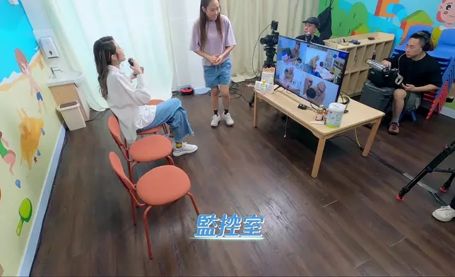 媽媽有大部分時間係匿埋咗，全面監察老公們100%真實湊仔舉動。