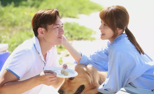 浩明喺劇中飾演薇薇前度。