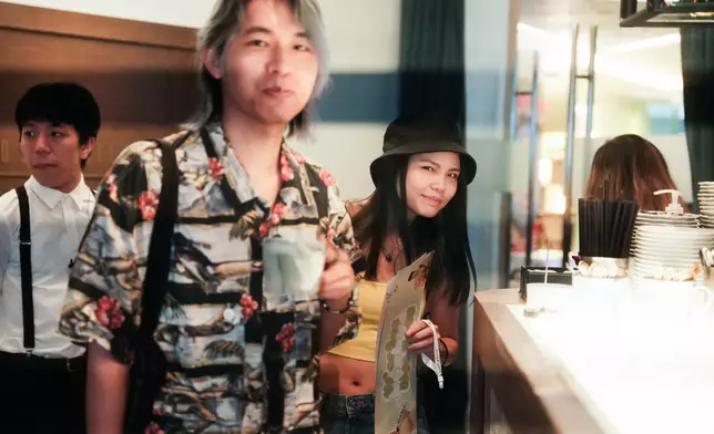 久未推出新作的小塵埃Lil’ Ashes，最近推出了新歌〈bye-bye〉，作為籌備中專輯的頭炮。