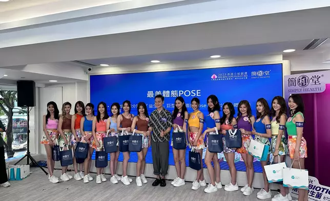 陶大宇首次與16位《2023 香港小姐競選》候選佳麗合作。（本網記者攝）