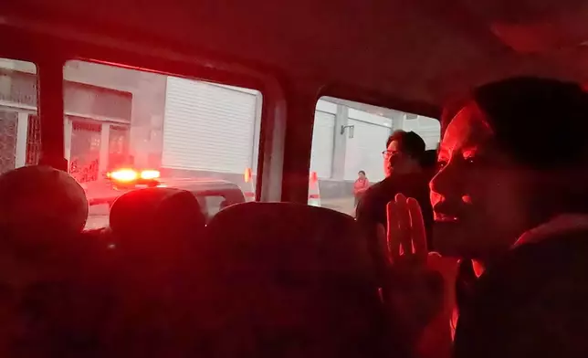 拍攝期間，眾人一度身陷危機。