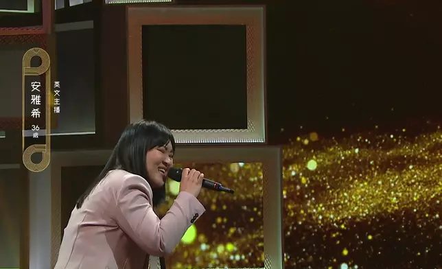 4燈選手：獻唱《光亮》的安雅希。