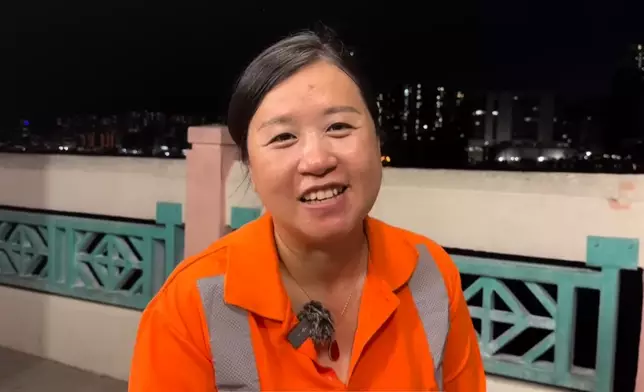 芳芳最大的心願是供養兩子完成大學課程，等他們有自己的工作成家立業後，她就著回重慶去種菜養雞過退休生活。（「你的微笑在香港原創」影片截圖）