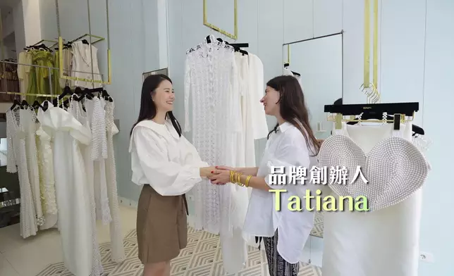 黃翠如跟當地品牌創辦人見面。