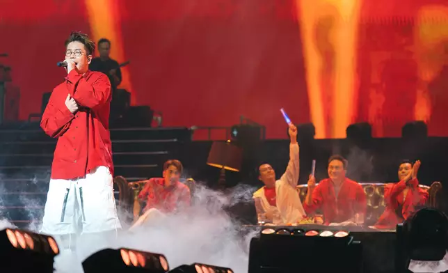 林曉峰選唱了《歲月如歌》。
