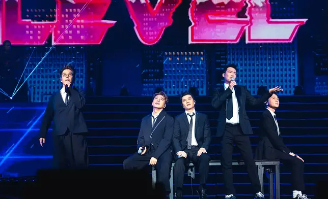 林曉峰、張智霖、謝天華、吳卓羲和梁漢文五位「大灣區哥哥」在馬來西亞吉隆坡舉行演唱會。