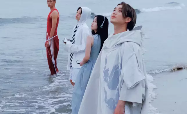 希望大家看完MV有共鳴。