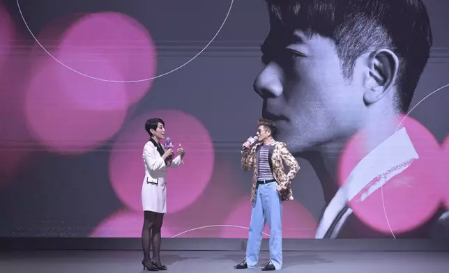 今次展開國內全新巡演，Aaron和團隊又再花心思呈獻另一新篇章，希望永遠令歌迷享有耳目一新的觀感。