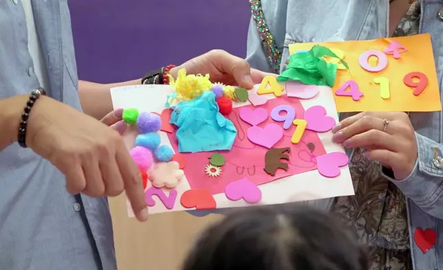 展鵬向Phoebe發表肉麻爛Gag：「叫佢唔使打999，有咩搵我得喇，我就係你嘅999。」