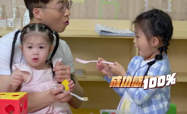 每當Sophia有「回應」，豬比都開心到不得了。