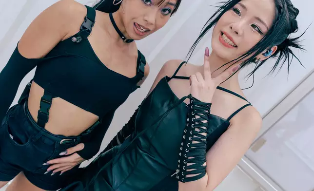 新歌《Time Machine》邀得同樣來自香港的女Rapper DatBaddie合作。