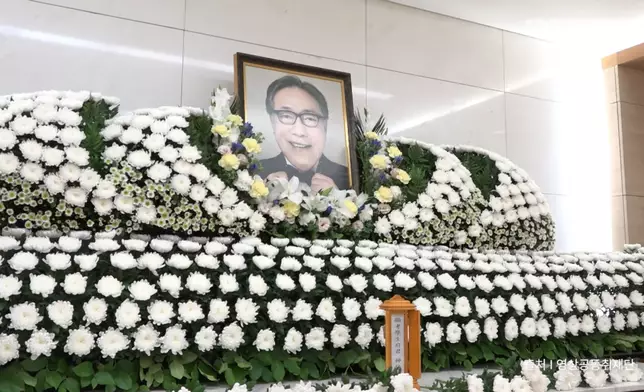 多位演員、導演送別邊希峰（SBS NEWS影片截圖）