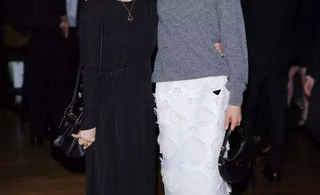 紅姐表示十分榮幸，作為Prada中國區唯一受邀睇show的藝人！