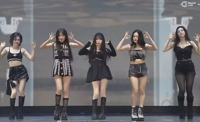 Red Velvet最後全員齊人上台表演（影片截圖）