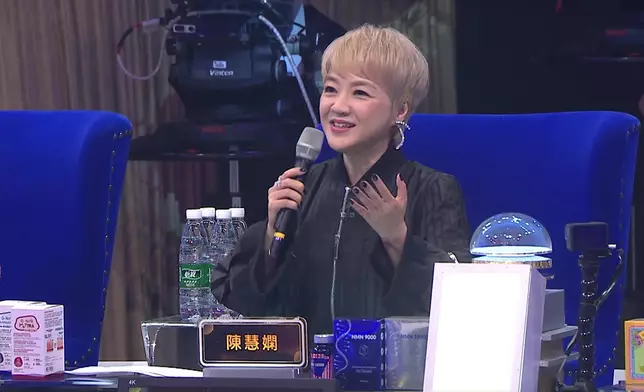 陳慧嫻大讚佢係巨星。