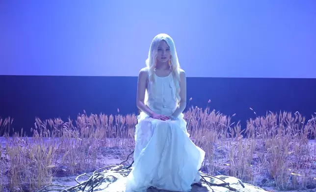 MV中的故事發展全靠Gin自己想像力。