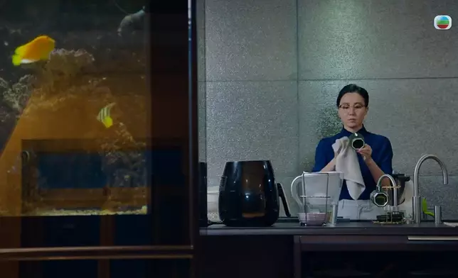 Carisa話好鍾意呢場洗杯戲，因為可以突顯到方醫生見到污點就要剷除嘅決心。