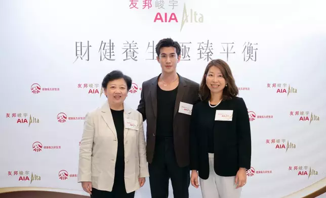 李治廷與友邦峻宇高層合照。