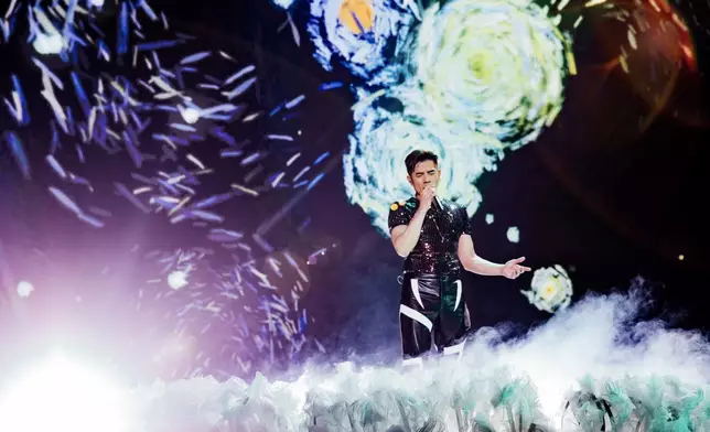 城城特別為英國站強化的油畫雲海場景。