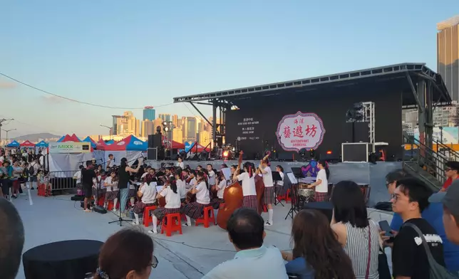 立法會批發及零售界議員邵家輝說，現時隨著旅客逐步返回本港，一些旅遊旺區亦人頭湧湧，希望本港舉辦更多活動，並改善承載力 （資料圖片）