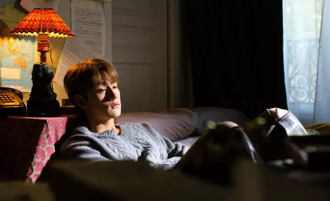 他坦言起初構思到巴黎拍MV時，朋友均覺得是不可能的任務，多得曲詞編監，以及幕後團隊捱義氣，將不可能變成可能