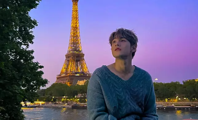 死慳死抵自資做歌手，今次更遠赴巴黎，並找來當地的專業的拍攝團隊，拍攝《失約巴黎》MV