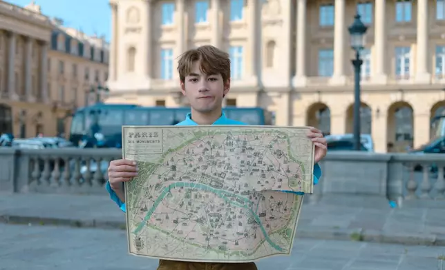 Jeffrey的零死角式高顏值，在美男如雲的巴黎也備受認同，為港爭光！