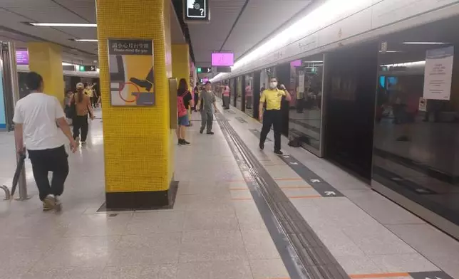 黃大仙站再關閉。巴士的報記者攝