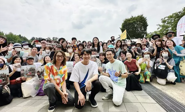 宇宙人日本辦快閃簽名會，上百位日本宙友敲碗日本演唱會