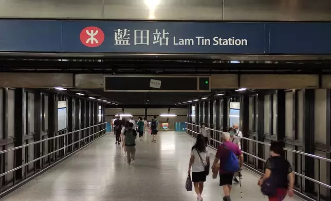 警方在藍田站埋伏拘捕三人。 巴士的報資料圖片