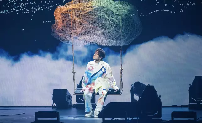 讓觀眾沉浸在他的音樂魔法世界之中，得到震撼與快樂。