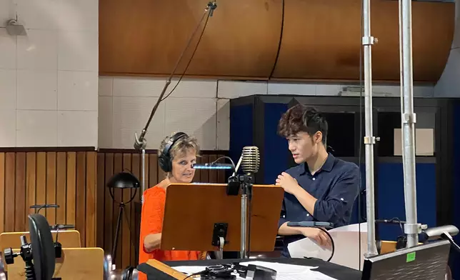 簡君晋透露今次的合作全靠朱芸編。