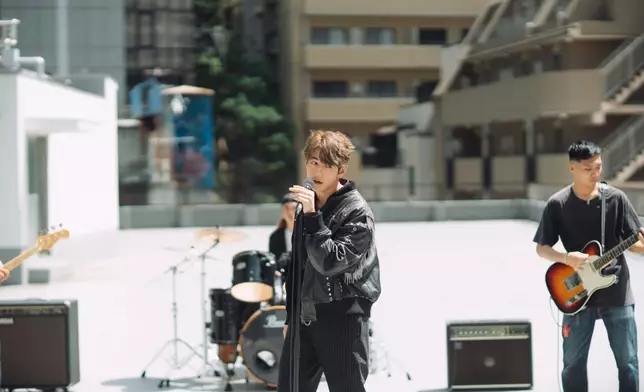 新兩《Never Say Never》今晚（10月26日）9點MV首播及在各大平台上架。