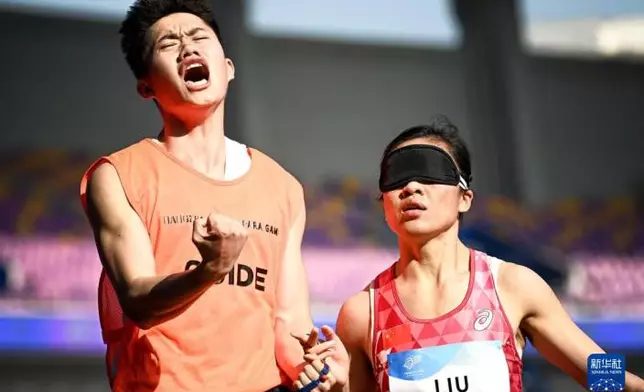 劉翠青（右）。新華網圖片