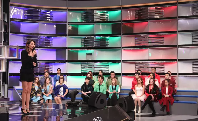 一眾好聲音着番自己所屬隊伍顏色嘅衫，好整齊。