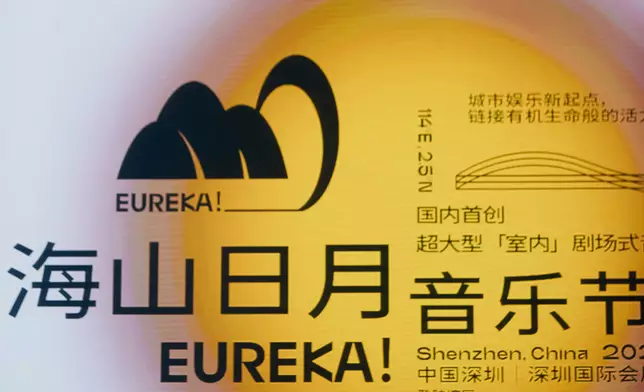 隨後千嬅亦獻唱了《處處吻》、《野孩子》、《可惜我是水瓶座》及《稀客》四首經典歌曲