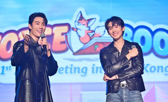 Force與Book以廣東話自己介紹為活動展開序幕。