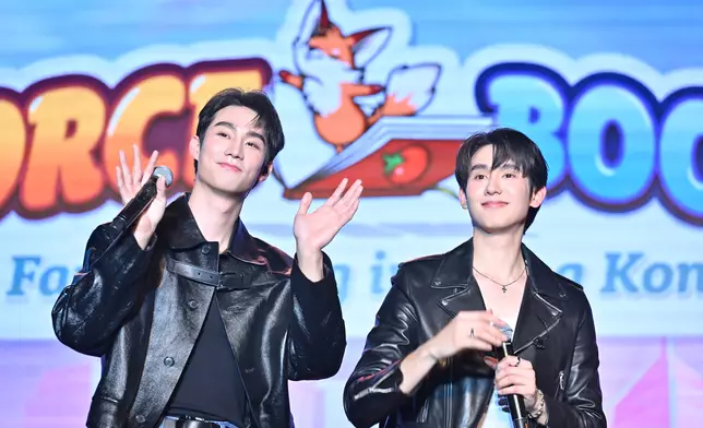 Force與Book抽取過往曾飾演過的人設重新演繹番外篇。