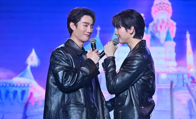 更以廣東話大冧全場粉絲，場面溫馨！