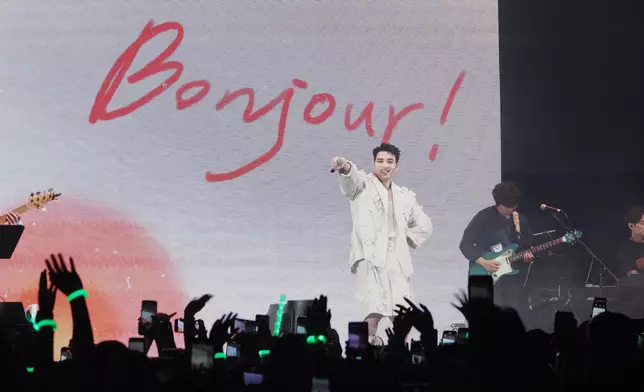 在演唱〈好累〉的時候，粉絲更大聲一起合唱。