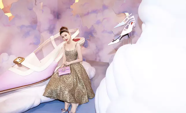 何超蓮小紅書圖片