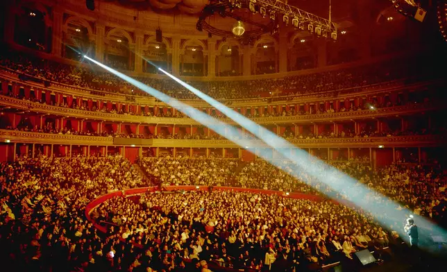 張敬軒每次開騷，只要門票一開售就被搶購一空，英國亦不例外。