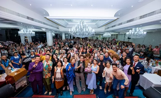 肥媽昨晚（12日）舉行粉絲聚會，《中年好聲音》多位參賽者也有到場支持。