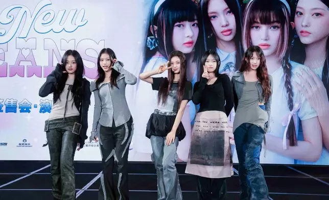 NewJeans大擺甫士讓粉絲拍照（主辦單位提供圖片）