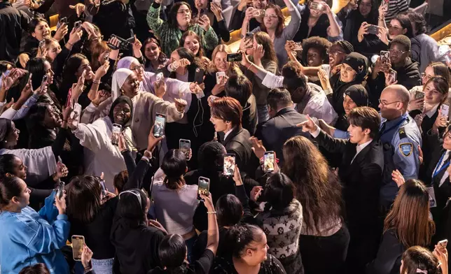 猶如演唱會（網上圖片）