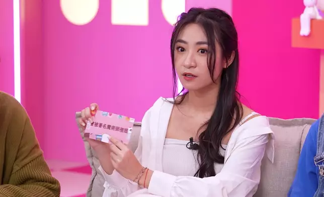 Jojo講起在尖沙嘴海旁被魔術師催眠的經歷。