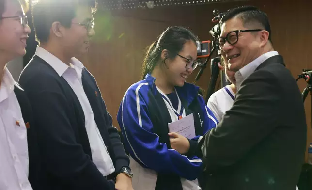 鄧炳強Facebook圖片