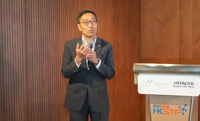 香港科技園公司行政總裁黃克强樂見C2i和日立成為產業和研究界的光輝標杆，並期待未來更多產學合作。巴士的報記者攝